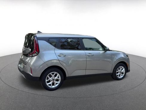 Used 2025 Kia Soul LX w/ LX Technology Package image 14