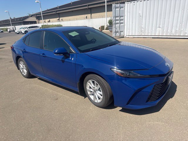Used 2025 Toyota Camry LE w/ Convenience Package FWD image 2
