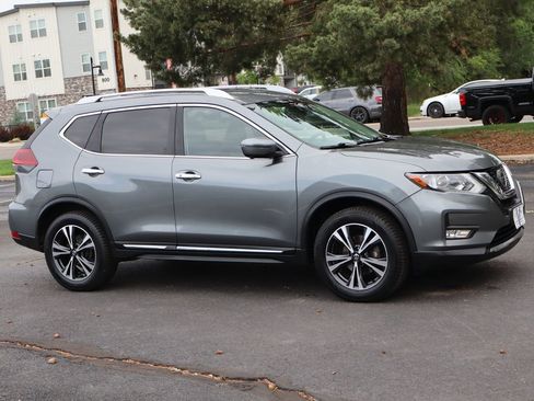 Used 2018 Nissan Rogue SL AWD/4WD image 2