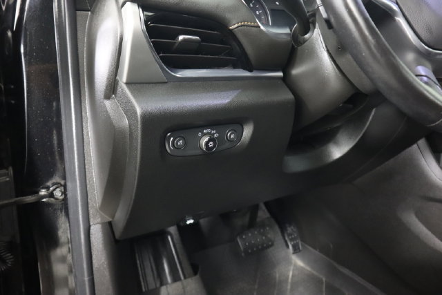 Used 2020 Chevrolet Traverse LT AWD/4WD image 36