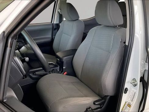 Used 2020 Toyota Tacoma SR w/ SR Convenience Package RWD image 15