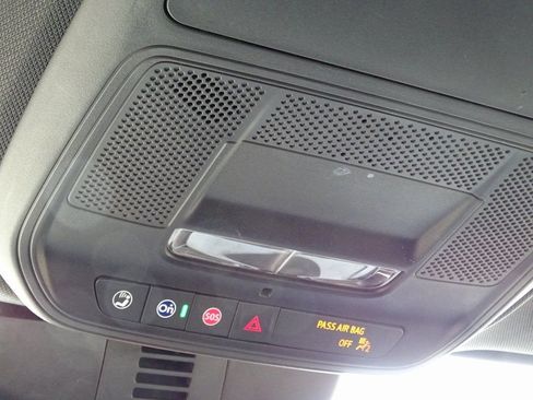 Used 2025 Buick Enclave Preferred image 39