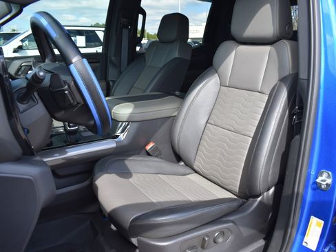 Used 2023 Chevrolet Silverado 1500 ZR2 image 17