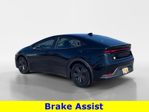 Used 2023 Toyota Prius LE image 4