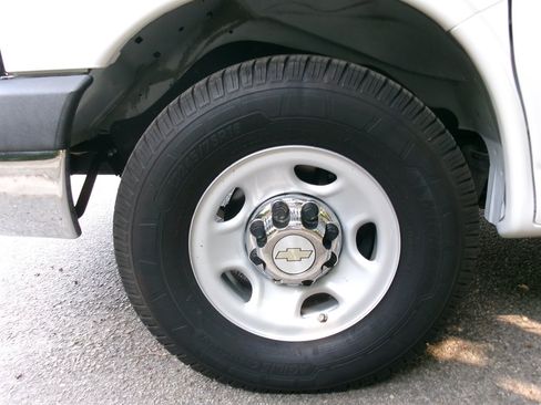 Used 2015 Chevrolet Express 3500 LT w/ LT Preferred Equipment Group RWD image 39