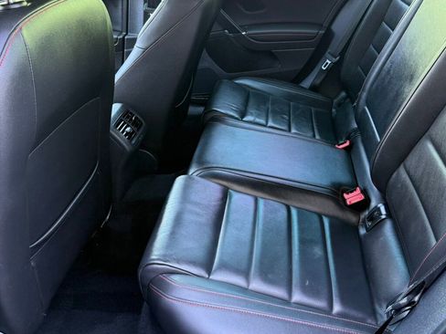 Used 2019 Volkswagen GTI SE w/ SE Experience Package image 40