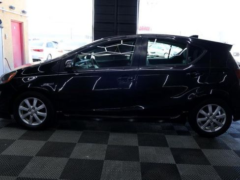 Used 2017 Toyota Prius C Two image 4