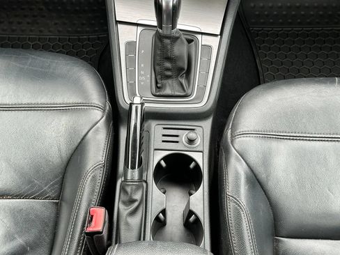 Used 2016 Volkswagen Golf S FWD image 15