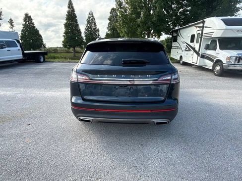 Used 2022 Lincoln Nautilus FWD w/ Premium Package image 6