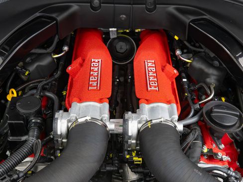 Certified 2025 Ferrari Roma Spider RWD image 41