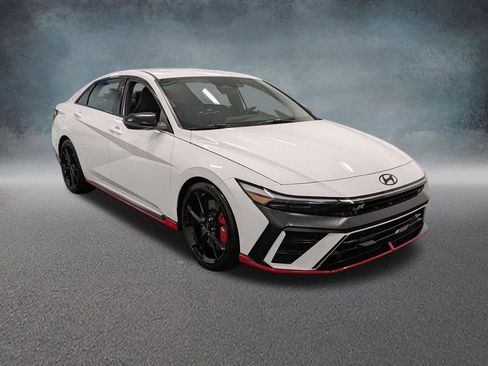 Used 2025 Hyundai Elantra N image 3