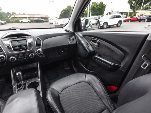 Used 2011 Hyundai Tucson GLS FWD image 23