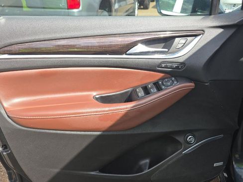 Used 2018 Buick Enclave Avenir w/ Avenir Technology Package FWD image 8