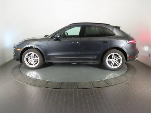 Certified 2024 Porsche Macan AWD/4WD image 2