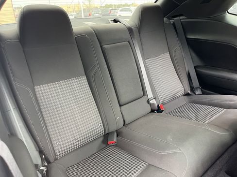 Used 2019 Dodge Challenger SXT image 21