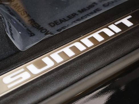 Used 2024 Jeep Grand Cherokee Summit AWD/4WD image 16