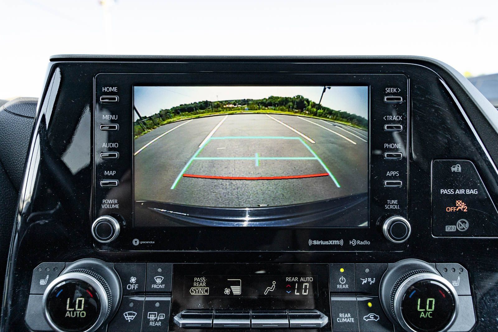 Used 2022 Toyota Highlander XLE FWD image 33