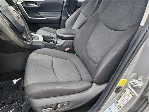 Used 2021 Toyota RAV4 XLE w/ Convenience Package AWD/4WD image 16