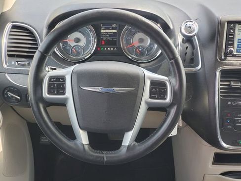 Used 2012 Chrysler Town & Country Touring w/ Entertainment Group #1 FWD image 29