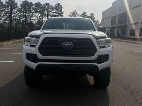 Used 2019 Toyota Tacoma SR w/ SX Package image 2