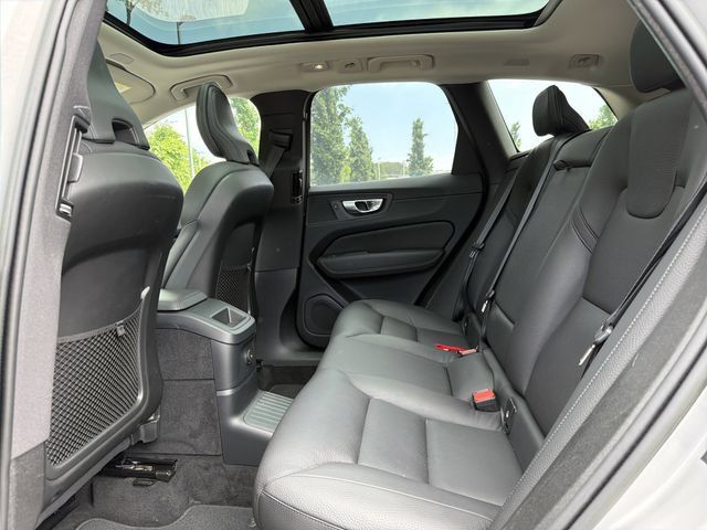 Used 2023 Volvo XC60 T8 Plus AWD/4WD image 8
