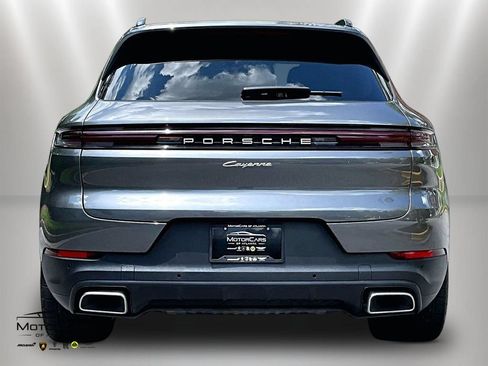 Used 2026 Porsche Cayenne AWD/4WD image 4