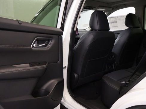 New 2026 Nissan Rogue Platinum image 6