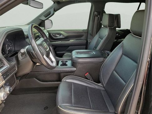 Used 2021 GMC Yukon SLT w/ Rear Media and Nav Package AWD/4WD image 14