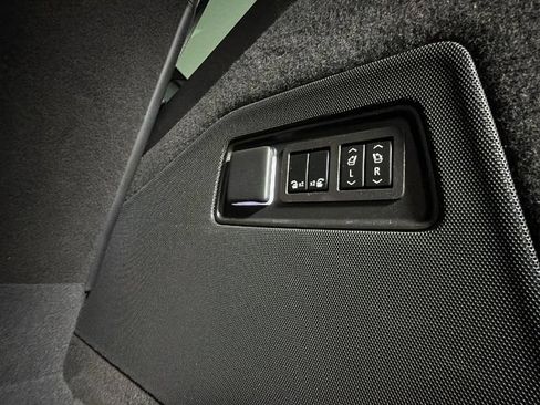 Used 2023 Cadillac Escalade Sport w/ LPO, ONYX Package AWD/4WD image 31