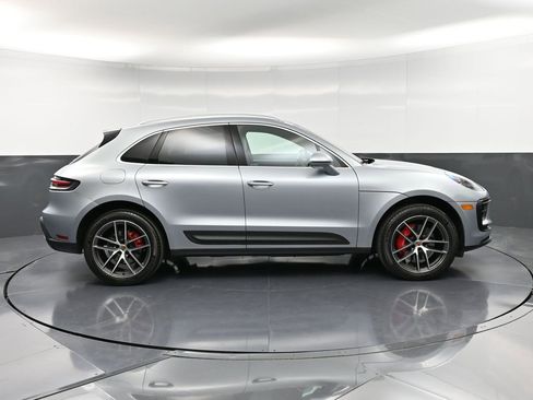 Certified 2022 Porsche Macan S image 9