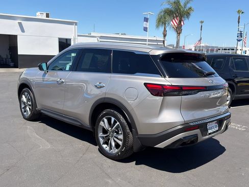Used 2023 INFINITI QX60 Luxe w/ Cargo Package FWD image 7