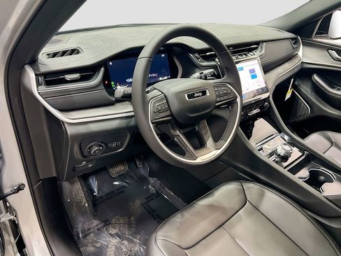 New 2025 Jeep Grand Cherokee L Limited w/ Black Appearance Package AWD/4WD image 23