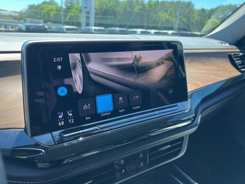 Certified 2026 Volkswagen Atlas SE FWD image 20