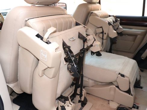 Used 2006 Lincoln Navigator Luxury RWD image 44