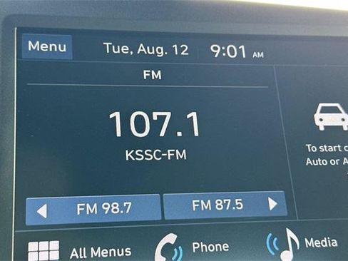 Used 2025 Hyundai Elantra Sport image 18