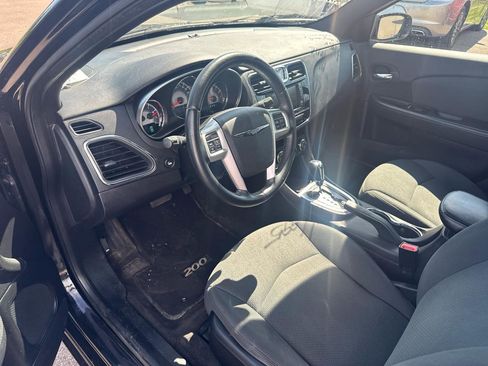 Used 2012 Chrysler 200 Touring FWD image 9