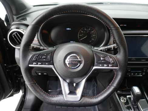 Used 2021 Nissan Kicks SR w/ SR Premium Package image 15