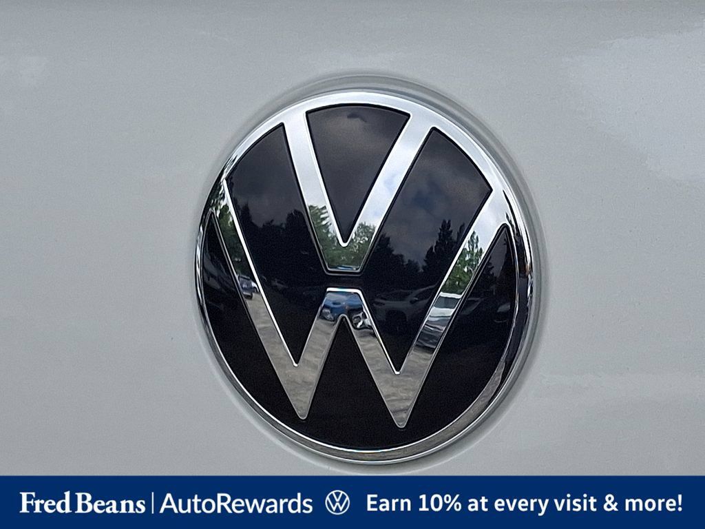 Certified 2024 Volkswagen Jetta SEL FWD image 35