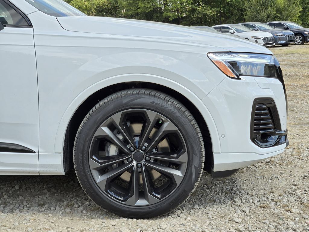 Used 2026 Audi Q7 3.0T Premium Plus AWD/4WD image 13