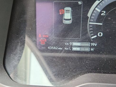 Certified 2023 Toyota Sequoia Limited AWD/4WD image 11