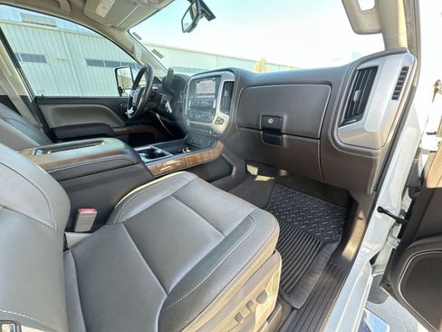 Used 2016 GMC Sierra 3500 SLT w/ Duramax Plus Package image 28