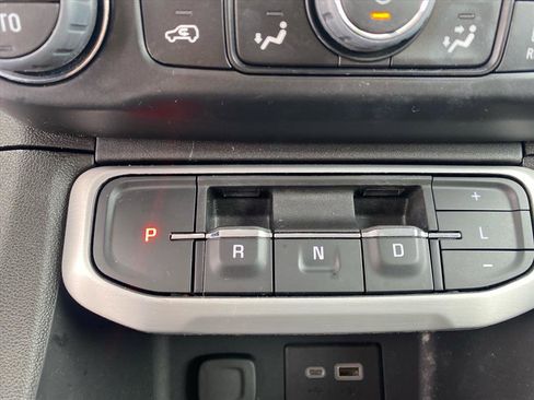 Used 2023 GMC Acadia SLE w/ Driver Convenience Package image 8