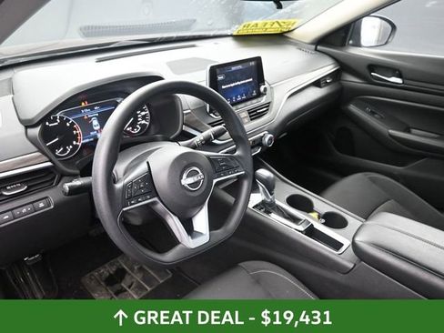 Used 2025 Nissan Altima 2.5 SV image 21