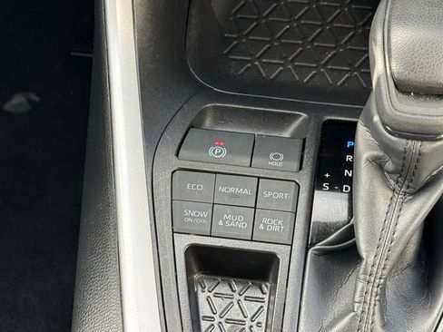 Certified 2025 Toyota RAV4 XLE image 39