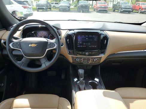 Used 2023 Chevrolet Traverse Premier AWD/4WD image 28