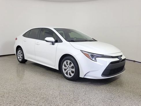 Used 2023 Toyota Corolla LE FWD image 4