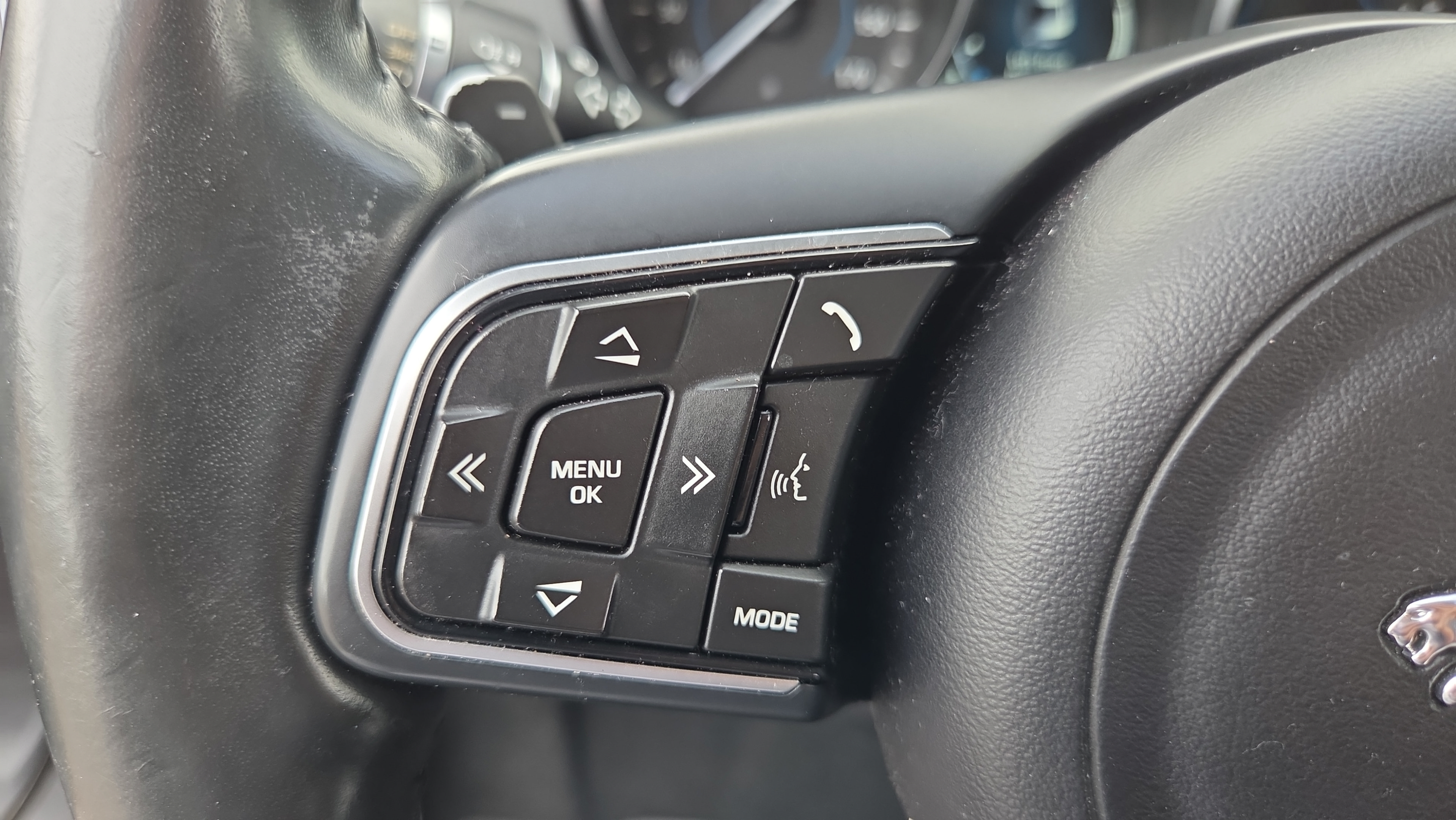 Used 2017 Jaguar XE Prestige RWD image 24