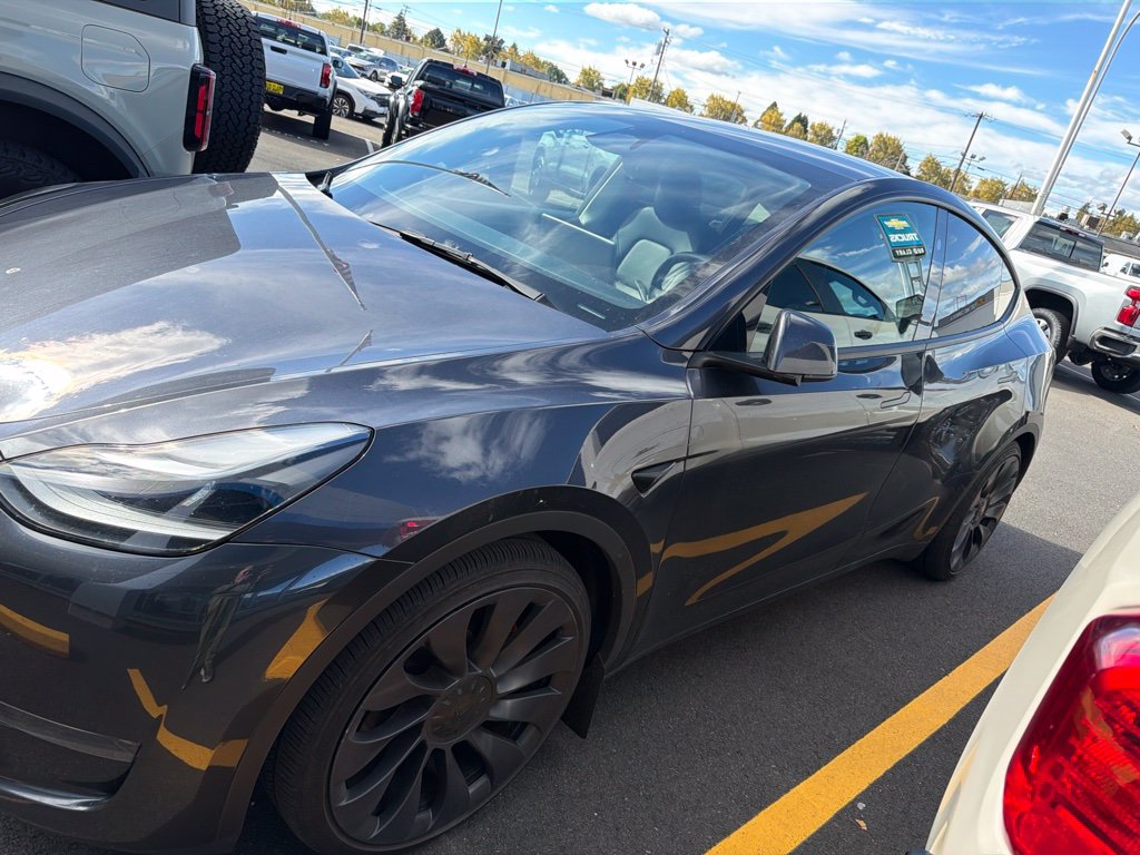 Used 2024 Tesla Model Y Performance AWD/4WD image 17