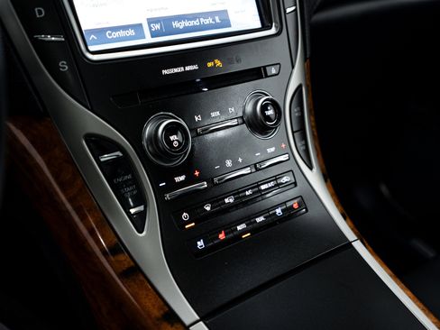 Used 2019 Lincoln Nautilus Reserve image 11