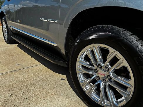 Used 2023 GMC Yukon XL SLT w/ SLT Premium Package RWD image 4